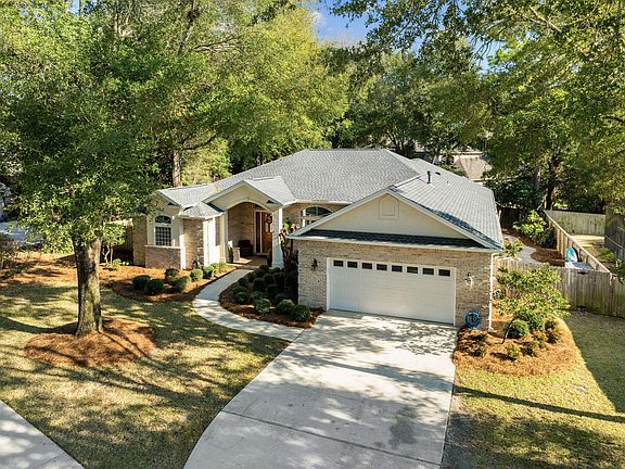 3rd image of 817 Coldwater Creek Cir