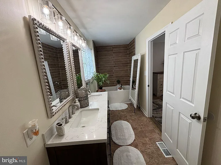 476 W Harvest Ln — Photo 28