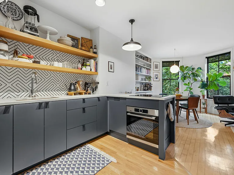 79 Montgomery St #2 — Photo 2