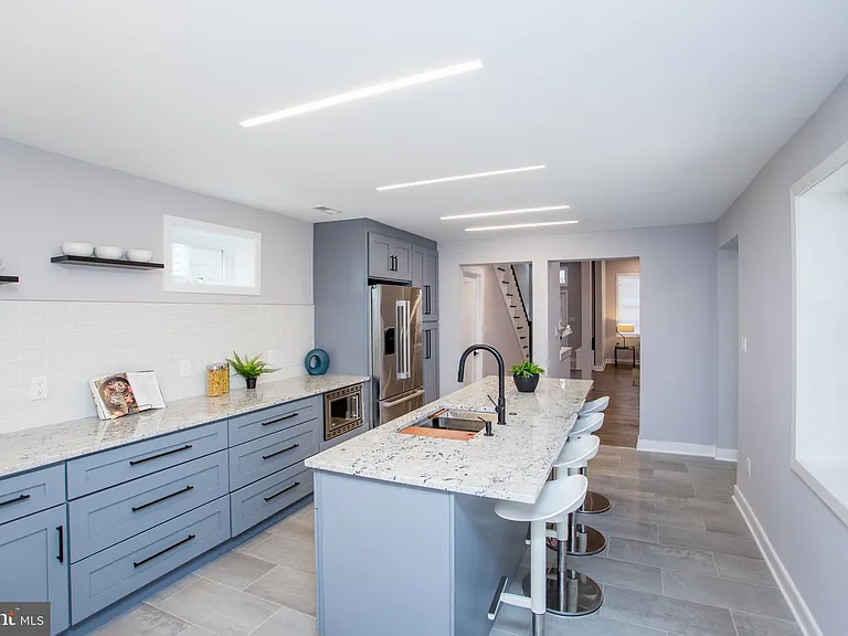 327 Wood St — Photo 29