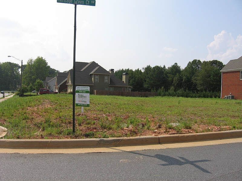 2nd image of 2035 Heritage Green Dr