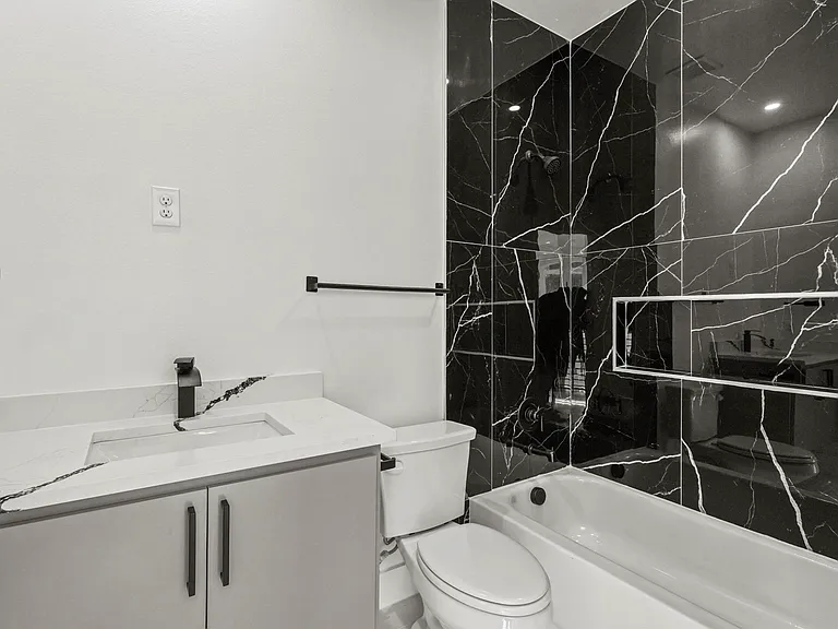 3424 Ladd St — Photo 15