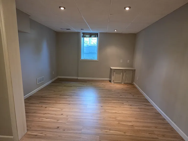 Large Bedroom with Walk in Closet