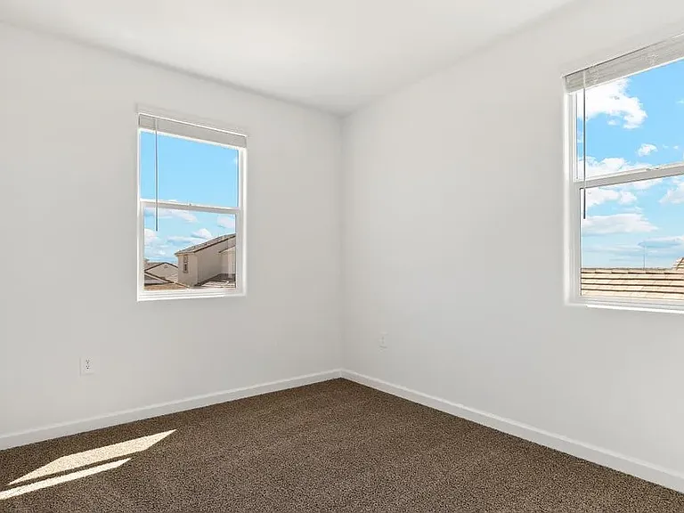 2761 W Sheppard Ave — Photo 11