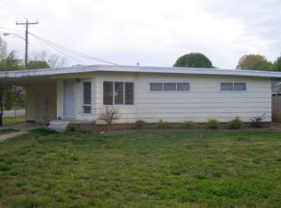 218 Wilson St, Paris, TN 38242