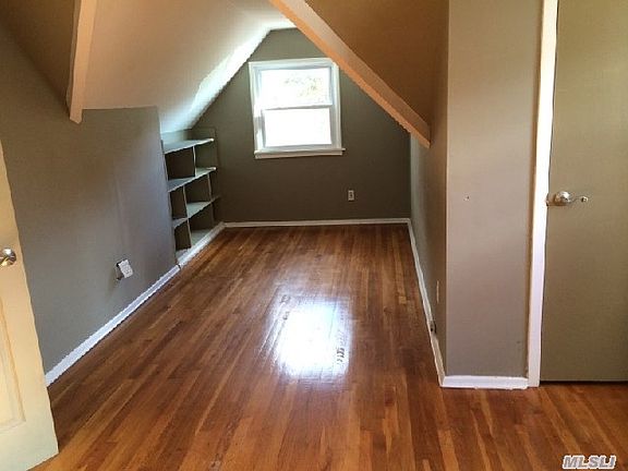 4th image of 21 Longfellow Dr