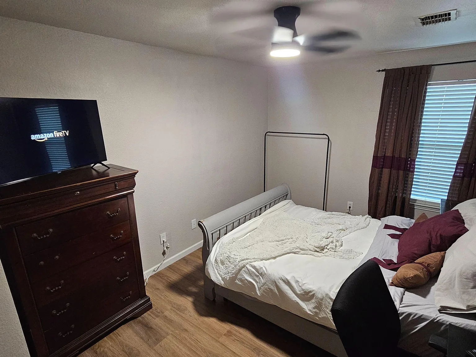 4 bed, 3.5 bath, 3480 sqft, $845 — Photo 4