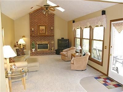 4th image of 310 Farmington Dr