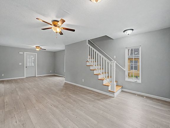 4th image of 1915 22nd St