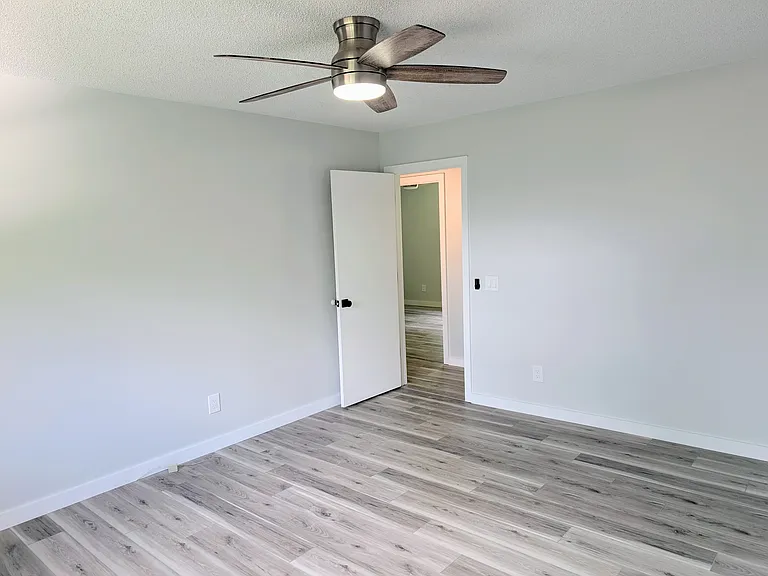 130 Hillside Dr — Photo 18