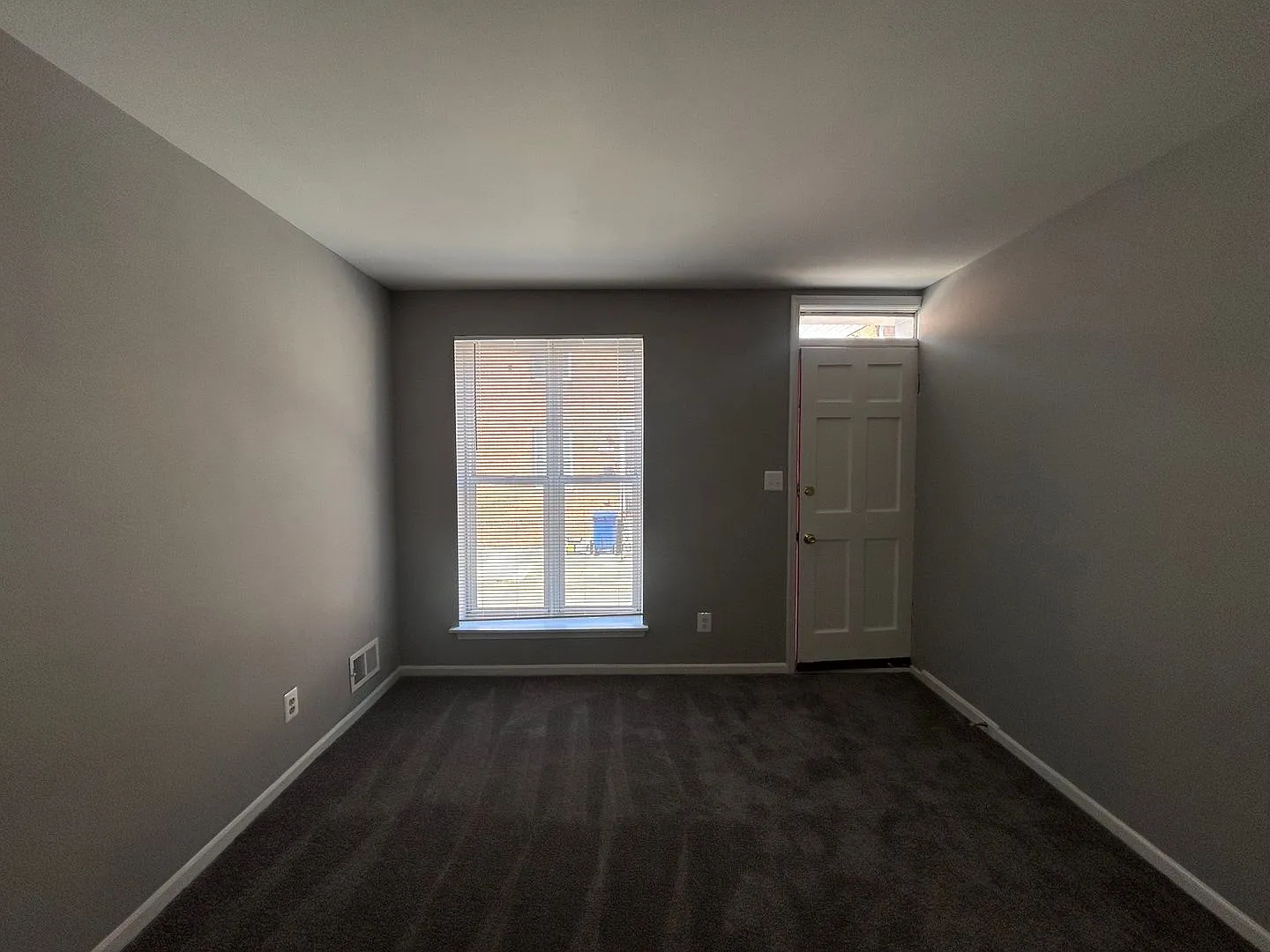 Baltimore - 2 bedrooms and 1 bath Available! — Photo 3