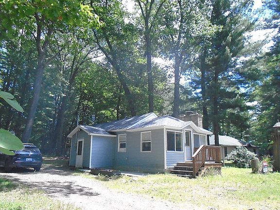 2nd image of 2535 Wolf Lake Dr