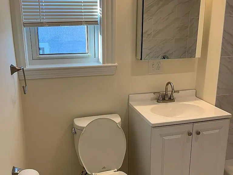 8 Westminster Ave #3 — Photo 14