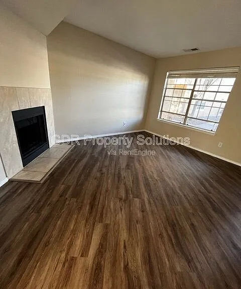 706 Fruit Ave NW #A — Photo 3
