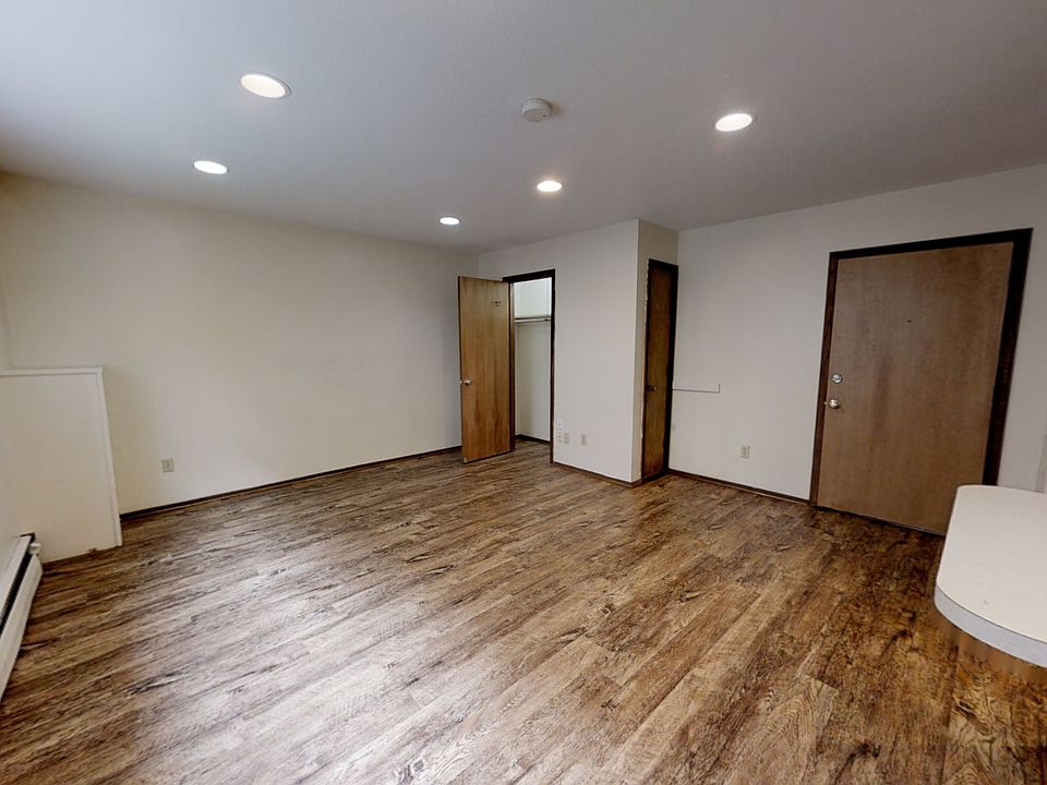 1st image of 42 E 13th Ave #13802971
