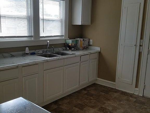 4th image of 387 Schley Ave
