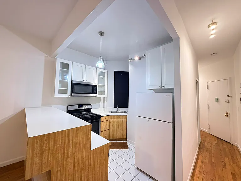 413 E 90th St #2B — Photo 5