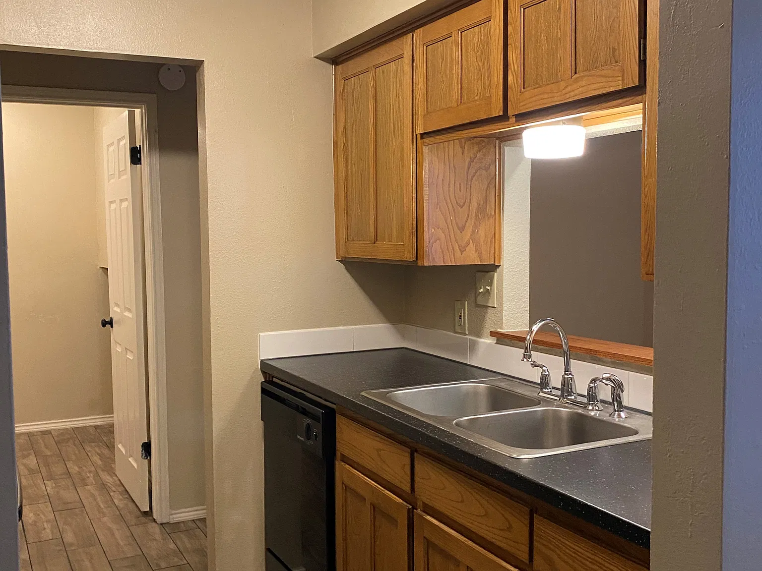 2 bed, 2.5 bath, 1128 sqft, $1,395 — Photo 4