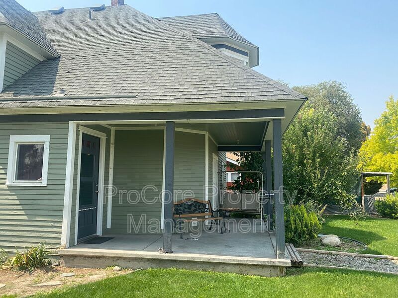 1st image of 422 Dearborn St Unit 6