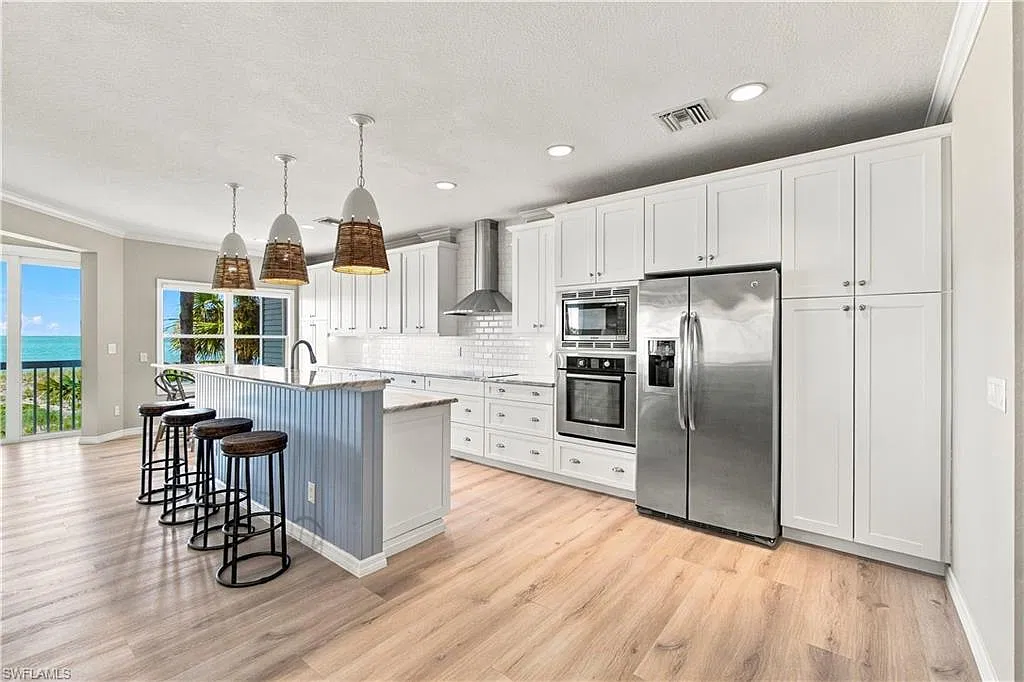 4 bed, 4.0 bath, 2566 sqft, $25,000 — Photo 4