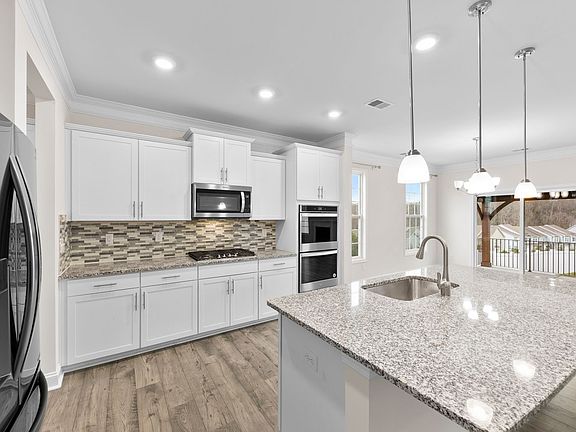 3rd image of 1565 Cambria Ct