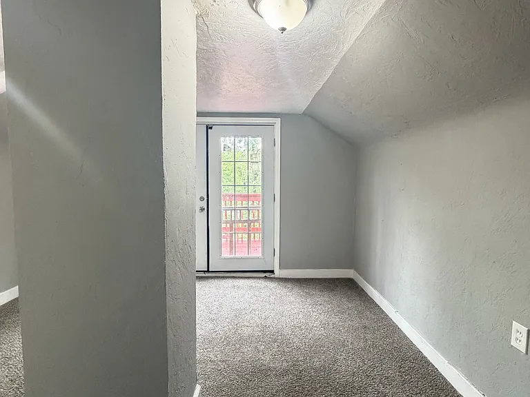 13814 Durkee Ave — Photo 14
