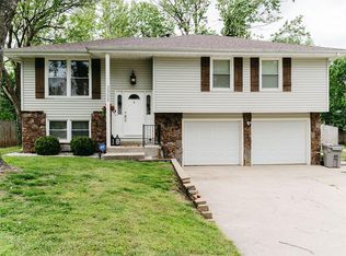 3305 W Winchester Rd, Springfield, MO 65807