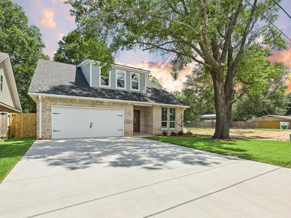 915 47th St, Niceville, FL 32578