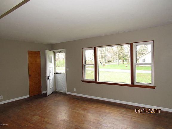 4th image of 1655 Roger Ave