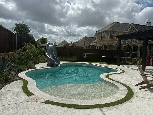 4890 Milby Dr — Photo 1