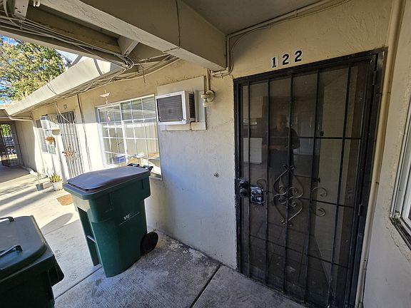 4th image of 122 Goya Dr