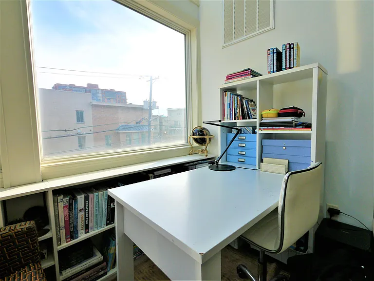 255 Laird Ave #15 — Photo 10