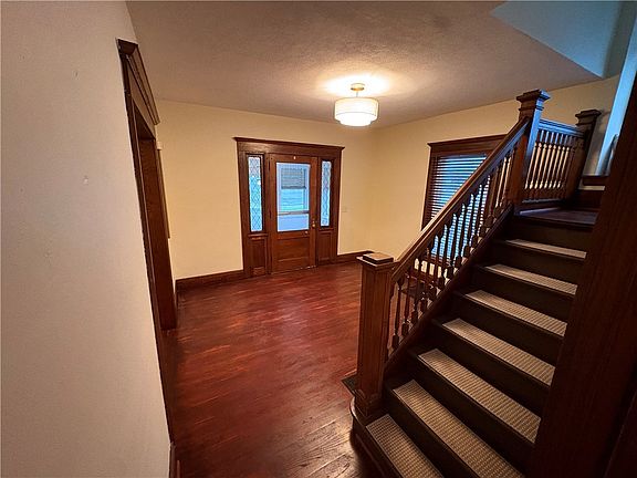 3rd image of 34 Liberty St