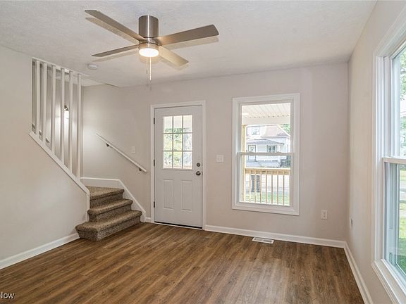 4th image of 219 Foster Ave