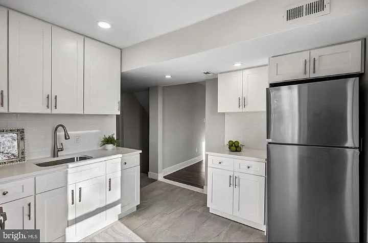 313 Delaware Ave #2 — Photo 5