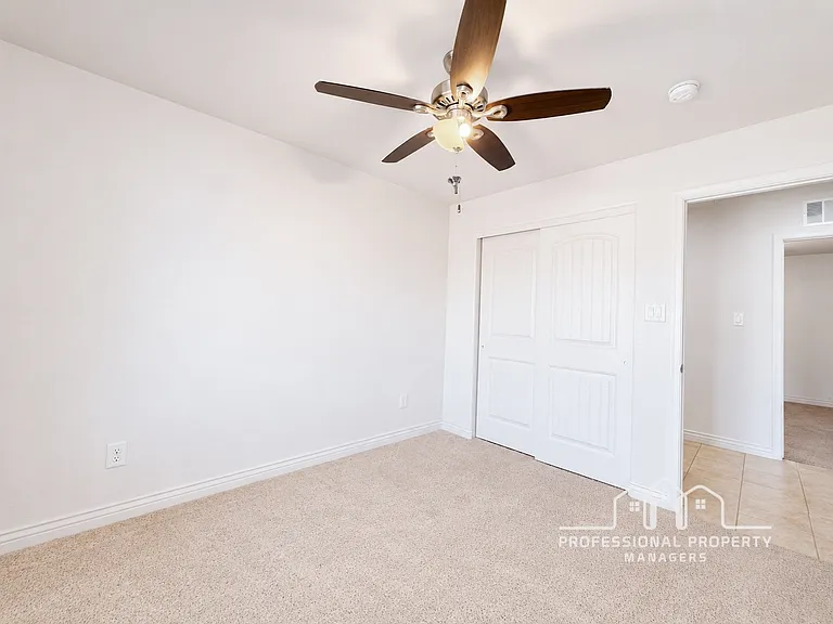 10219 E 34th Ln — Photo 12