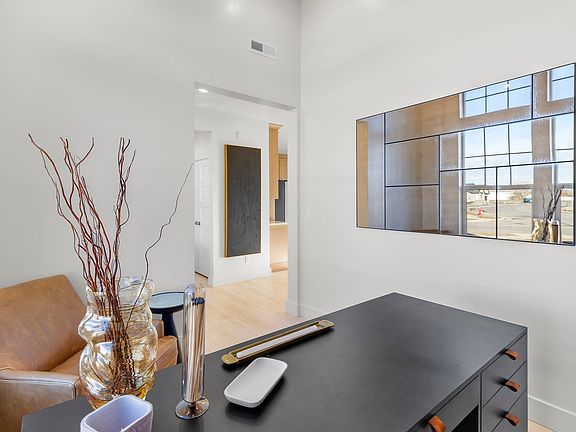 Finished home photos are representational images only. See sales agent for details.