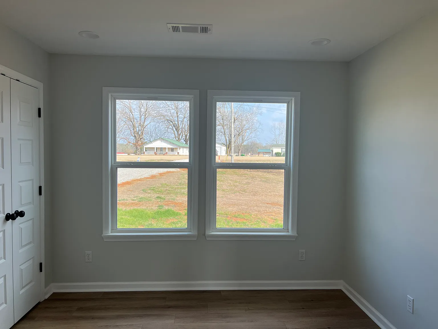 2 bed, 825 sqft, $1,400 — Photo 3