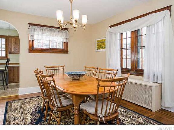 4th image of 317 Parkwood Ave