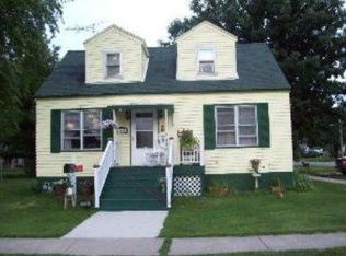 118 S Locust St, Momence, IL 60954