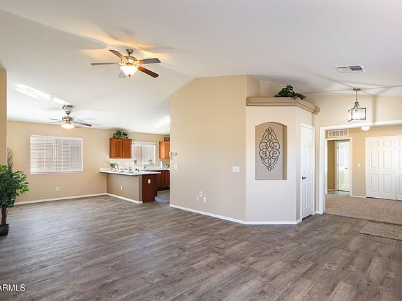 4th image of 37246 W Amalfi Ave