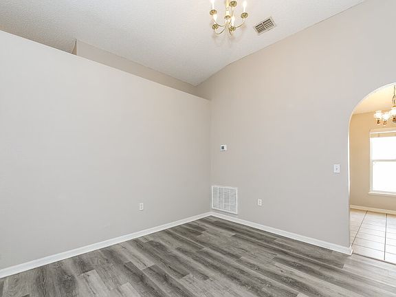 5th image of 141 Sterling Hill Dr