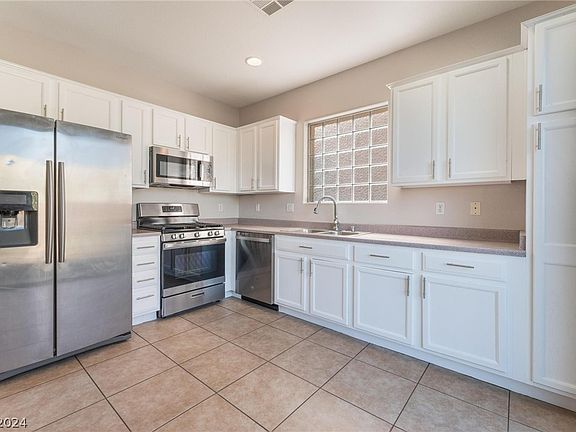3rd image of 6469 Raven Hall St