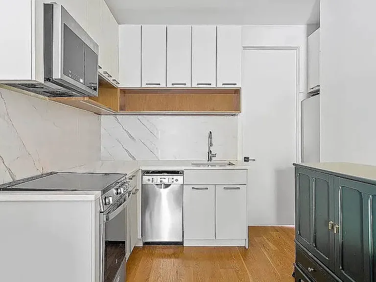 122 29th St #6L — Photo 4