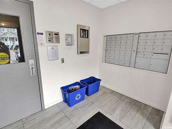 3rd image of UNIT 208-720 Baltzan BOULEVARD