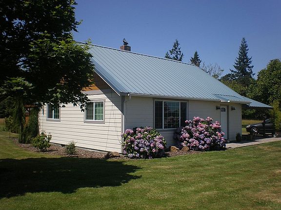 Front corner view