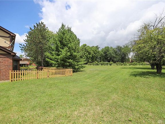 3rd image of 1424 Whispering Woods Ln