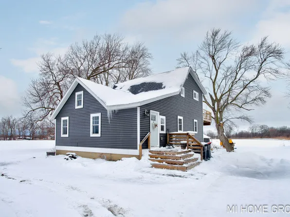 5299 141st Ave, Holland, MI 49423