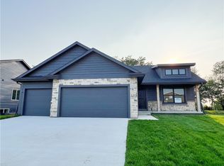 1303 Timber Ridge Dr, Norwalk, IA 50211