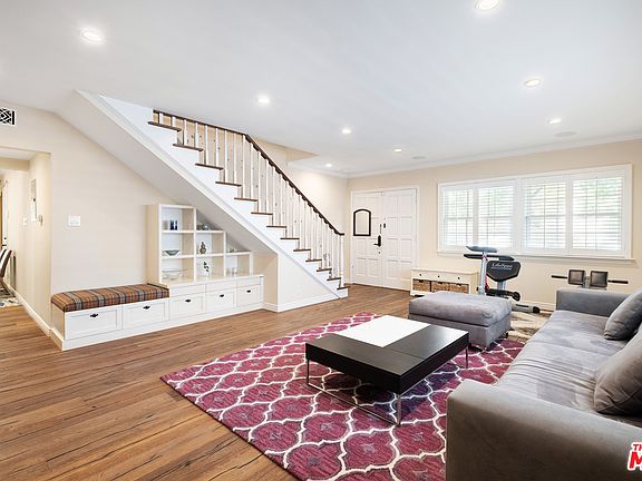 5th image of 1120 23rd St Unit 1